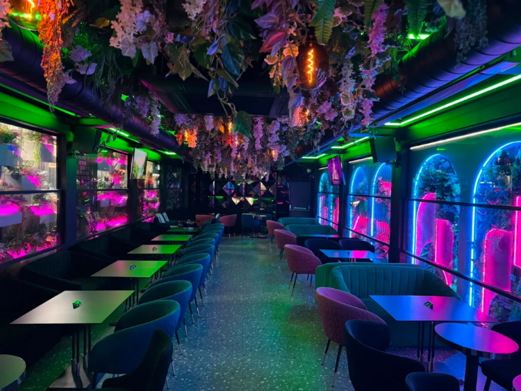 Dua Lounge - London slider image