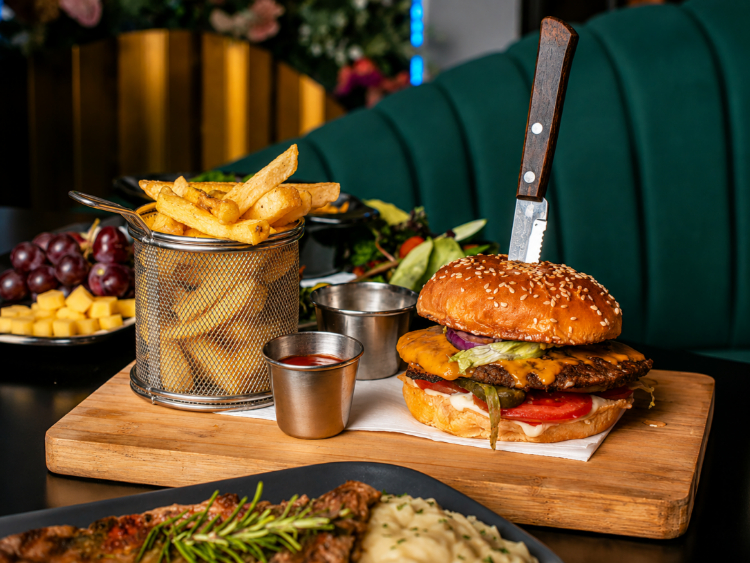 Dua Lounge - London slider image
