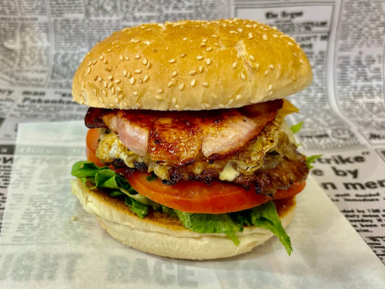 Oakleigh Fish & Chippery slider image