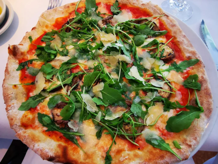 Ciullosteria slider image