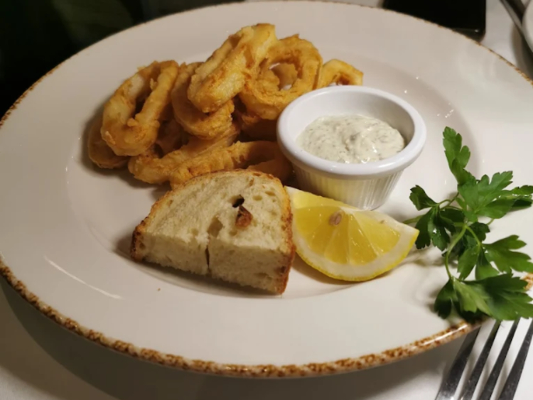 Ciullosteria slider image