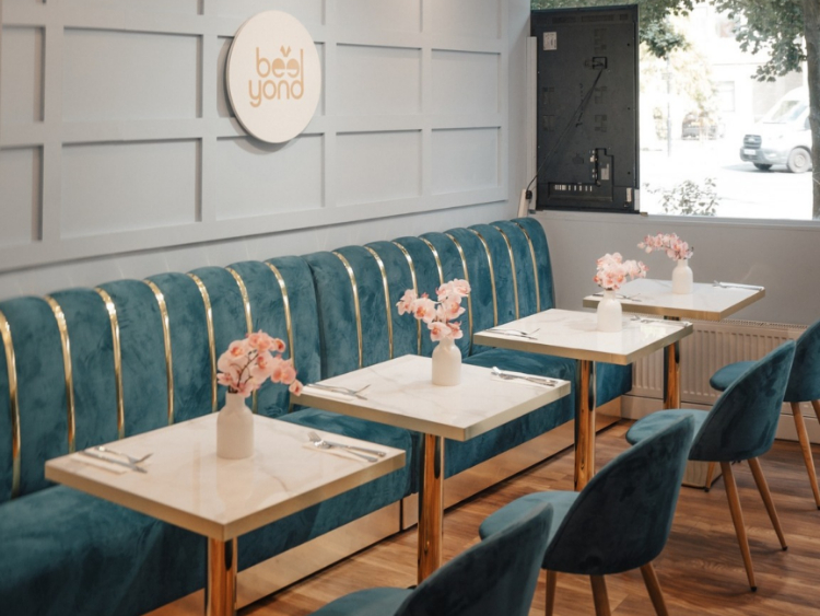 Beeyond Cafe slider image