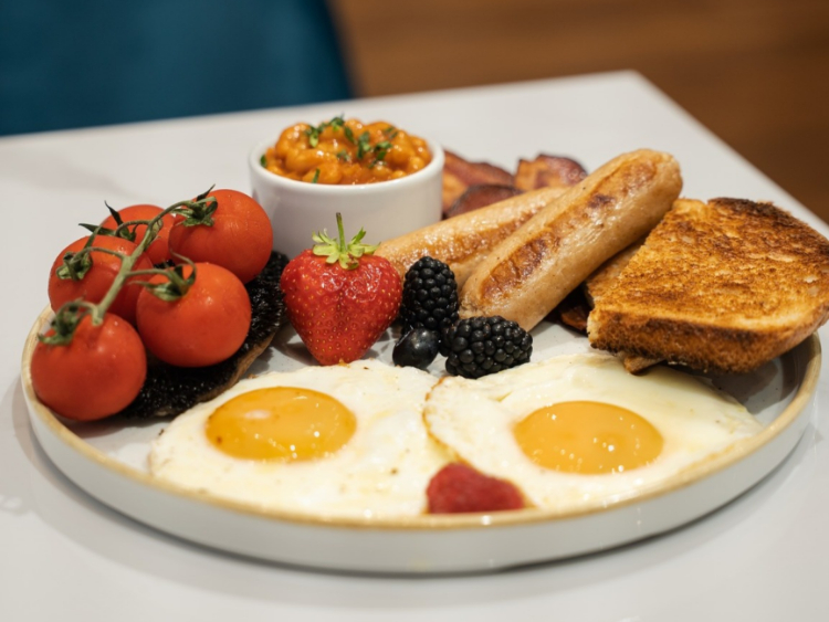 Beeyond Cafe slider image