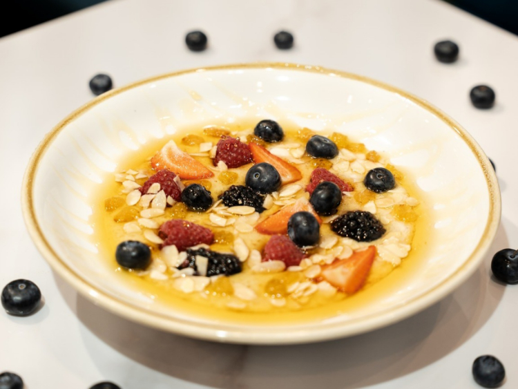 Beeyond Cafe slider image