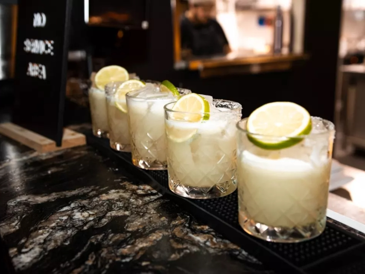 Vicky Browns Bar slider image