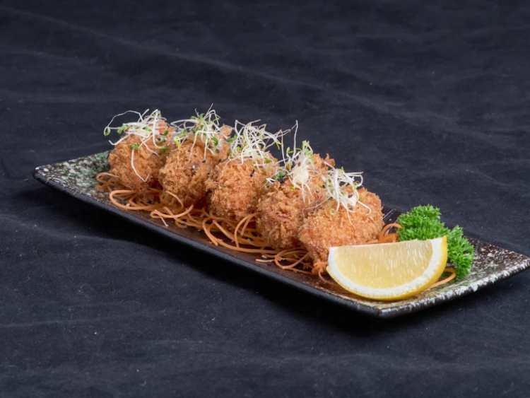 Akira Japanese Cuisine slider image