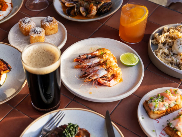 Jetty Bar & Eats slider image