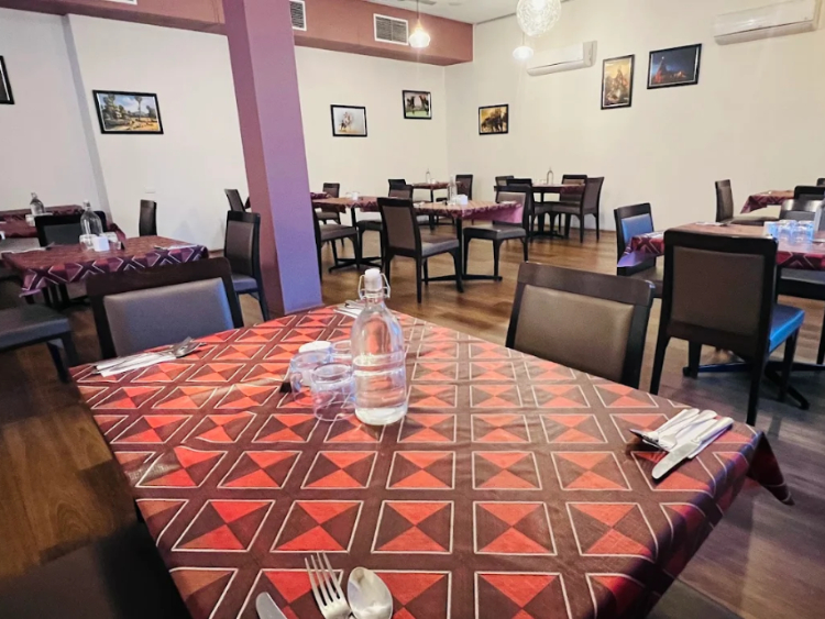 GamaGama Indian Cuisine slider image