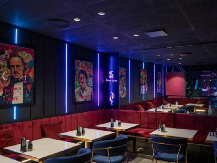Sidney Lounge slider image