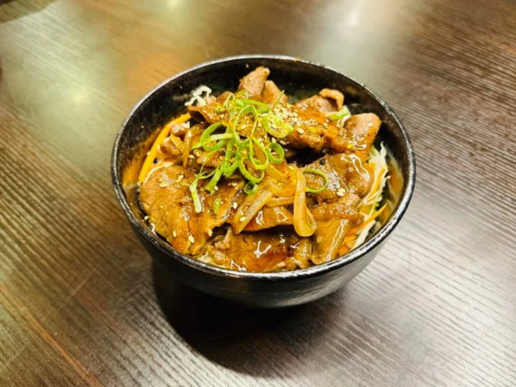 H.O.E Rooftop Restaurant & Bar slider image