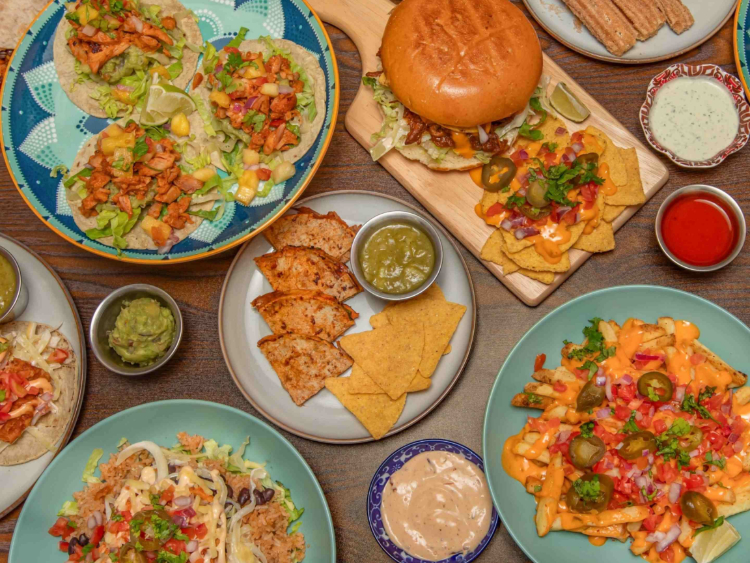Cu4tro Restaurant & Tequila Bar slider image