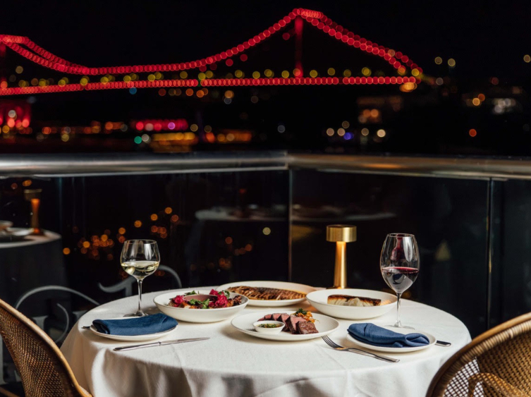 Tillerman Seafood & Steak Restaurant slider image