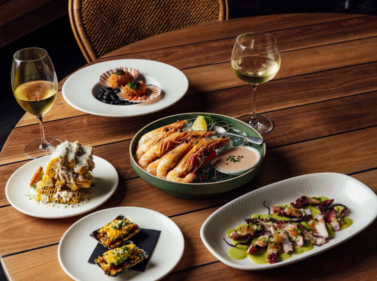 Tillerman Seafood & Steak Restaurant slider image