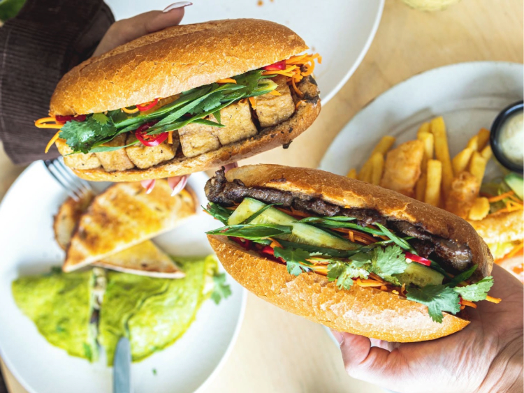 Station Mingle Cafe slider image