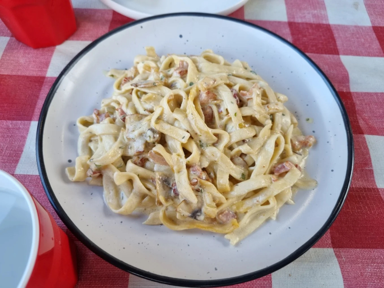 Lilyfield Pizzeria Rosticceria slider image