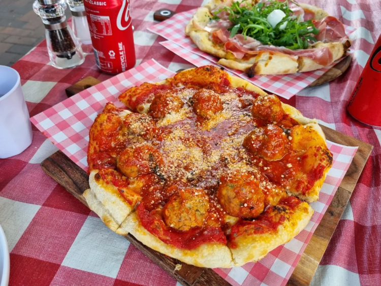 Lilyfield Pizzeria Rosticceria slider image