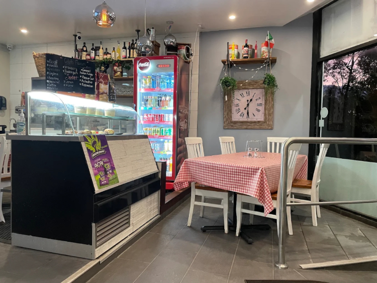 Lilyfield Pizzeria Rosticceria slider image