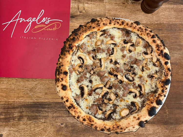 Angelo's Crush Italian Pizzeria slider image