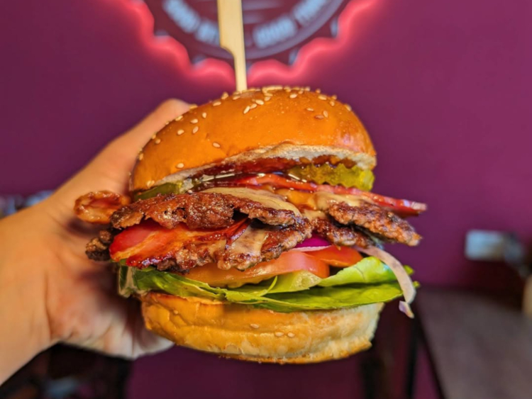 4 Mates Bar & Grill - Bassandean slider image