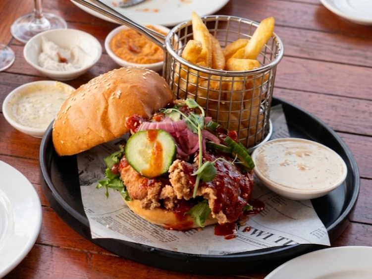 Seven Hills Cafe, Restaurant and Bar slider image