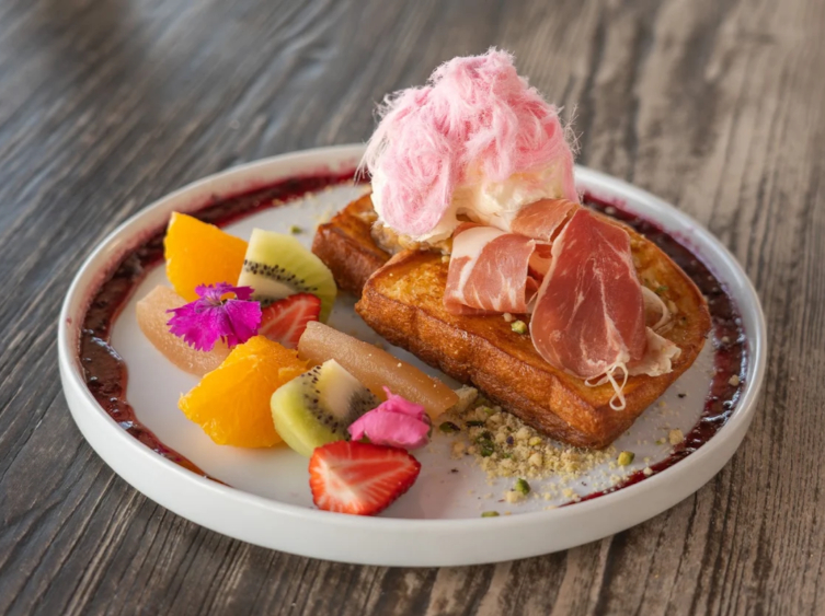 Seven Hills Cafe, Restaurant and Bar slider image