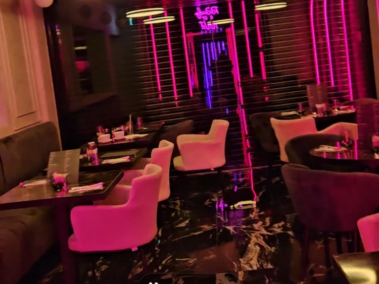 Duos Lounge slider image