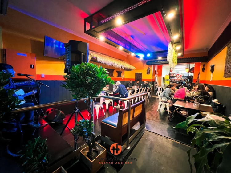 Himalayan Fusion Restro And Bar slider image