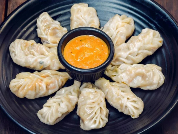 Himalayan Fusion Restro And Bar slider image