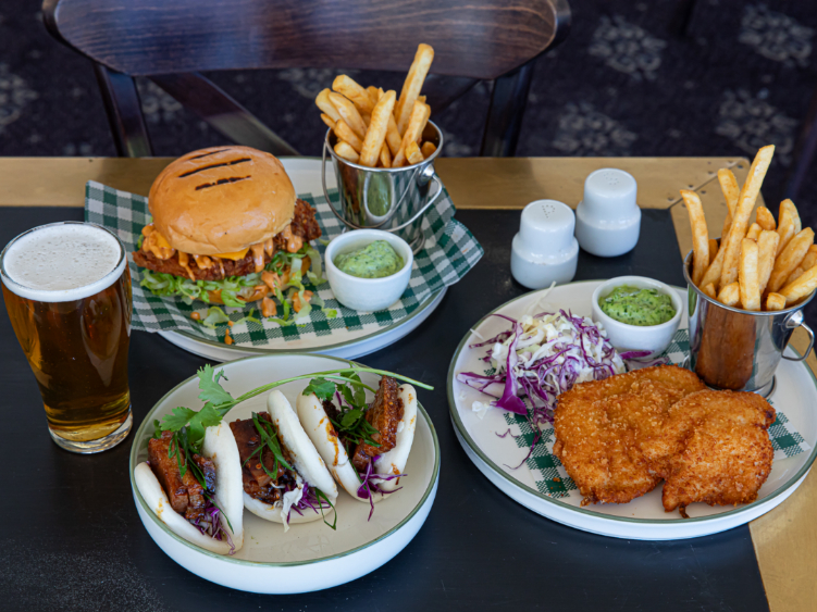 Bull and Bush Hotel slider image