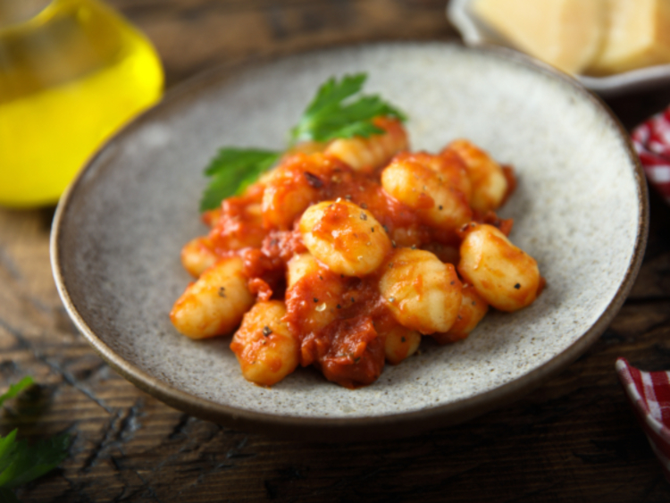 Bastoni Pizzeria & Pasta Bar slider image