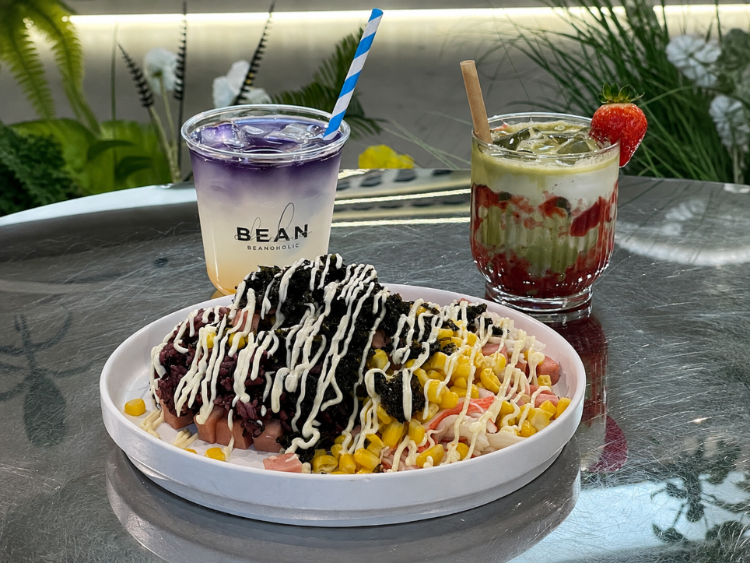 Beanoholic Cafe slider image