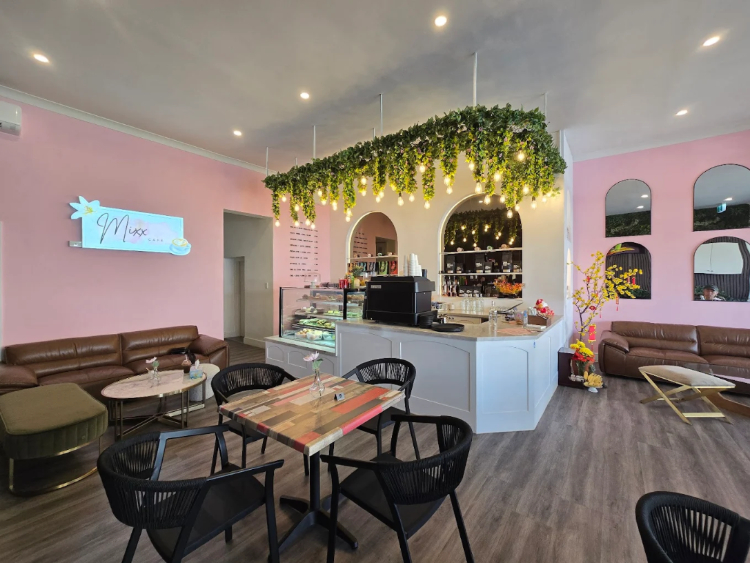 Mixx Cafe slider image