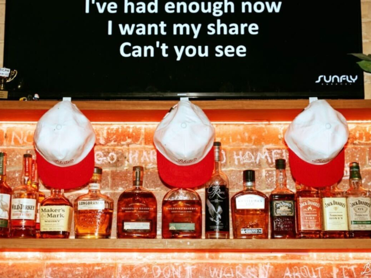 Blute's Bar slider image