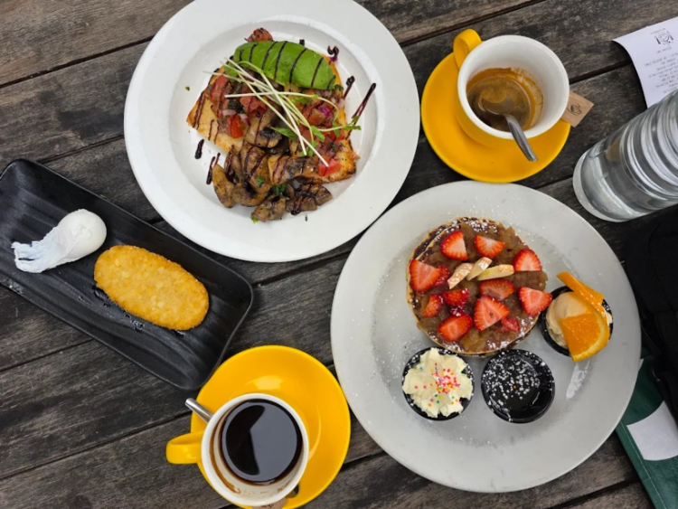 Harbour Lights Cafe slider image
