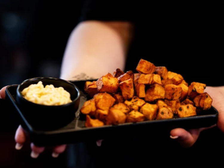 The Yankee's Restaurant & Bar - Surfers Paradise slider image