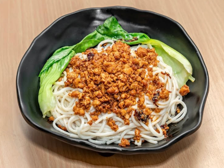 Momo Chaa slider image