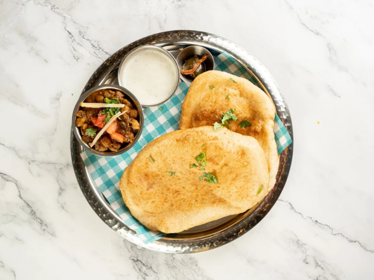 Laddu Gopal Pure Vegetarian Restaurant slider image