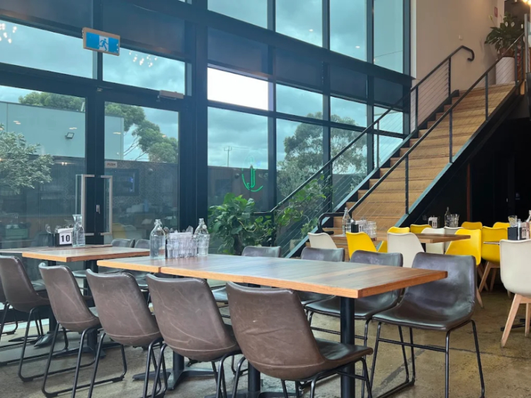 Laddu Gopal Pure Vegetarian Restaurant slider image