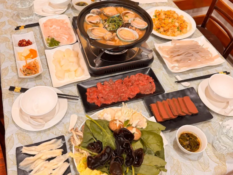 Shunxingyan Hotpot slider image