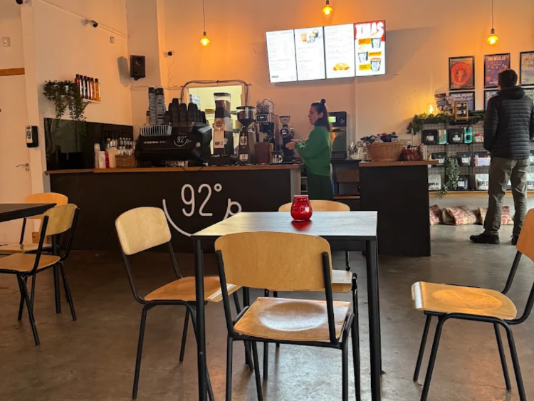 92 Degrees - Myrtle St slider image
