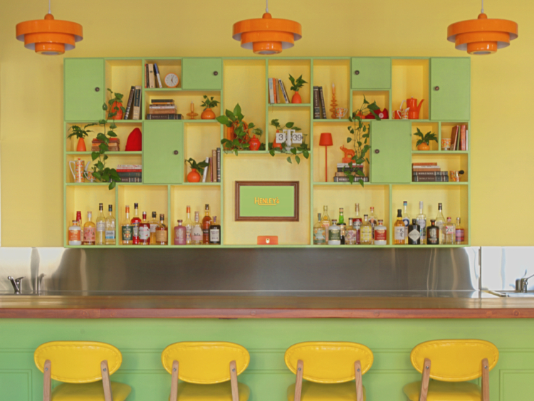 Henley's Cocktail Bar & Kitchen slider image