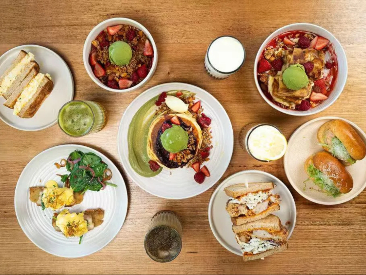 Tovola Cafe Eatery & Bar  slider image