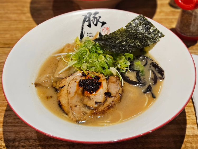 Tovola Cafe Eatery & Bar  slider image