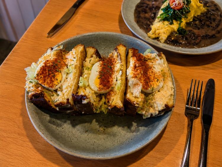 Mocha & Chino Cafe slider image