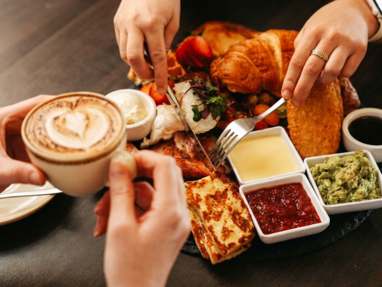 Anouk Cafe slider image