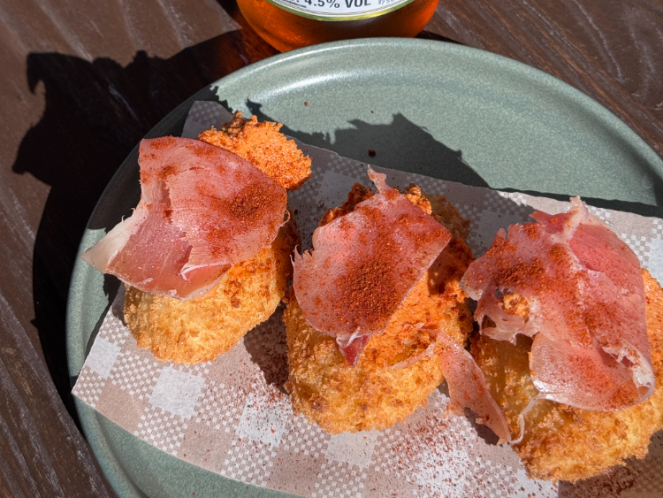 Salud Restaurant slider image