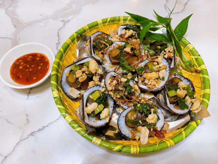 Doi Xanh Quan slider image