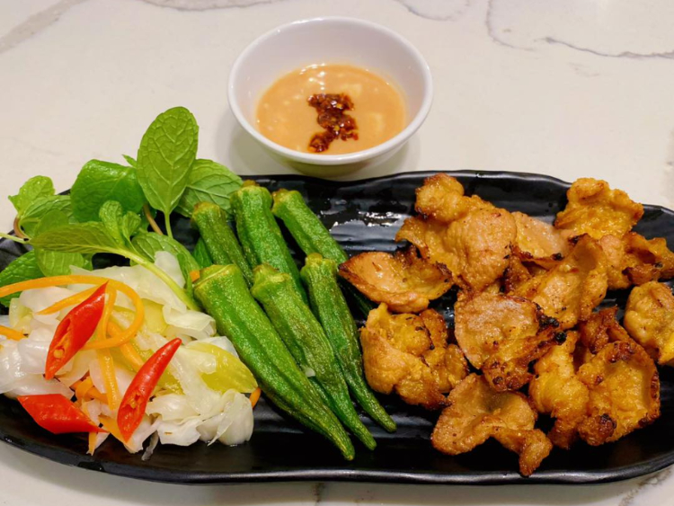 Doi Xanh Quan slider image