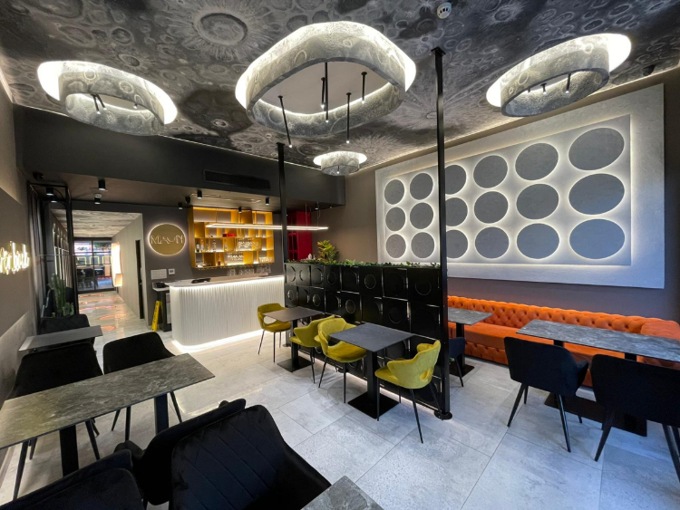 Moon Resto Lounge slider image