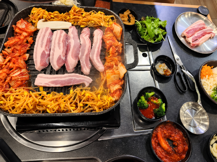 888 Gogi Korean BBQ slider image